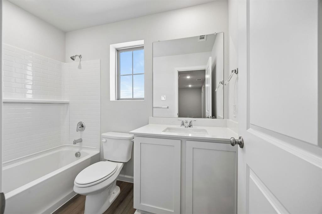 1223 Briar Street Property Photo 18