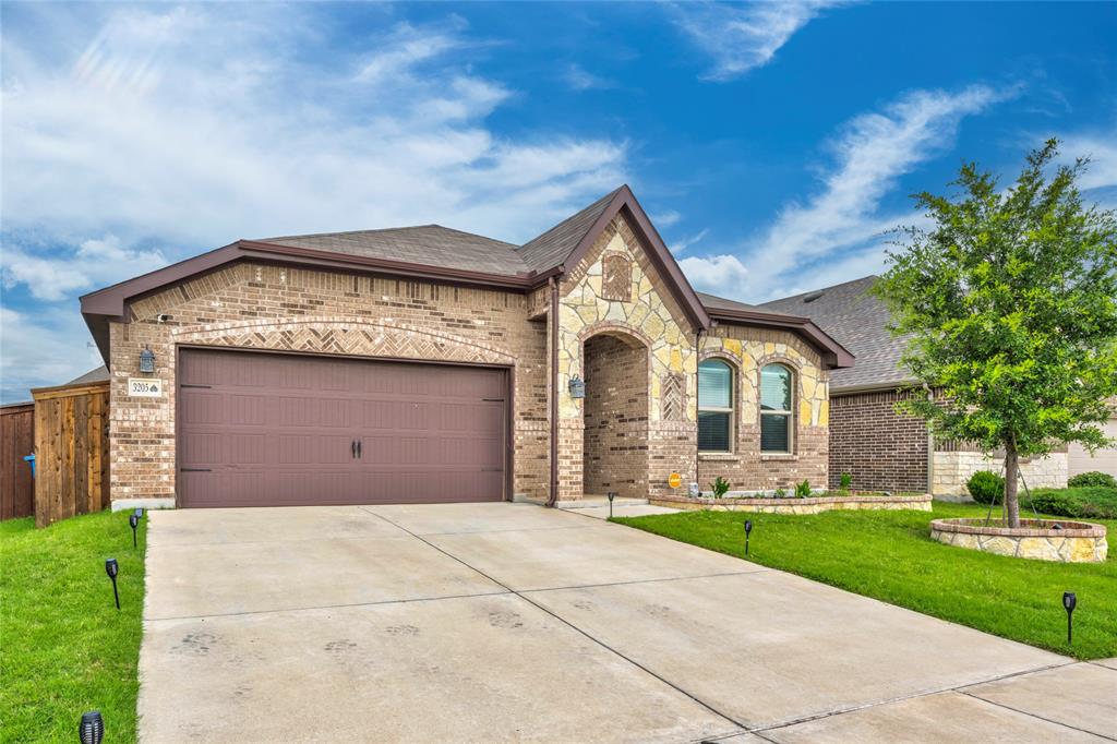 3205 Buckskin Trail Property Photo 1