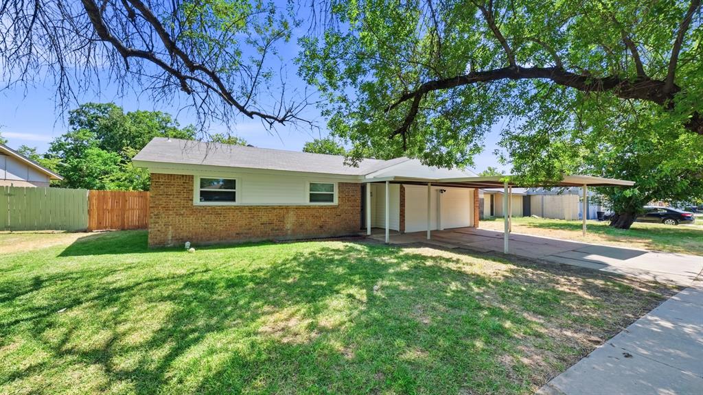 744 Windsor Drive Property Photo 1