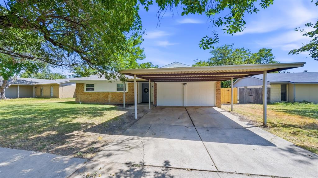 744 Windsor Drive Property Photo 2