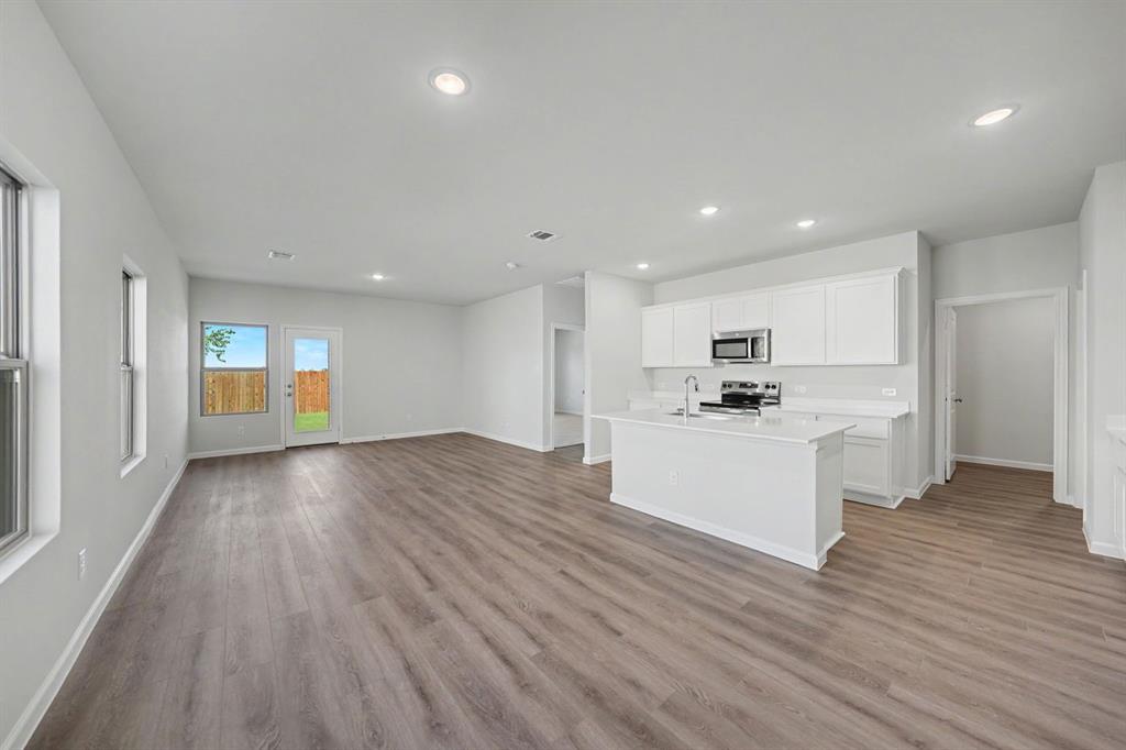 1207 Briar Street Property Photo 4