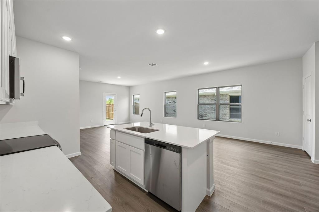 1207 Briar Street Property Photo 5