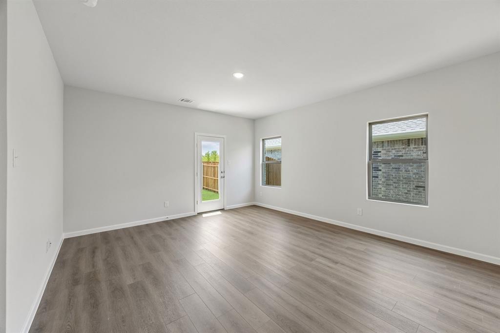 1207 Briar Street Property Photo 9