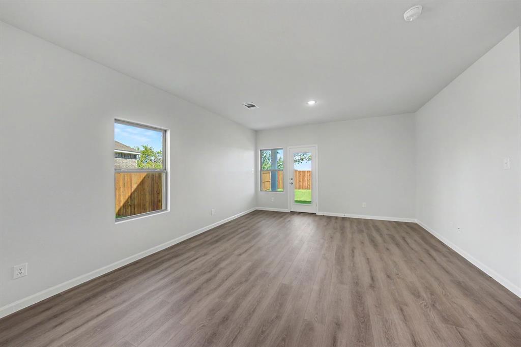 1207 Briar Street Property Photo 9