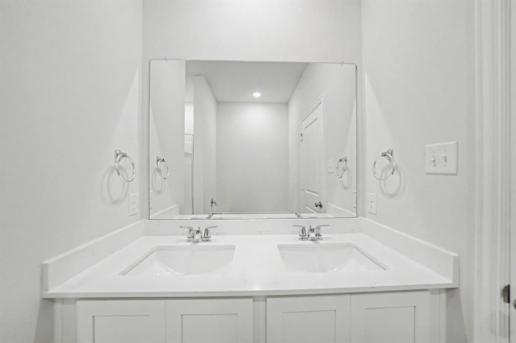 1207 Briar Street Property Photo 15