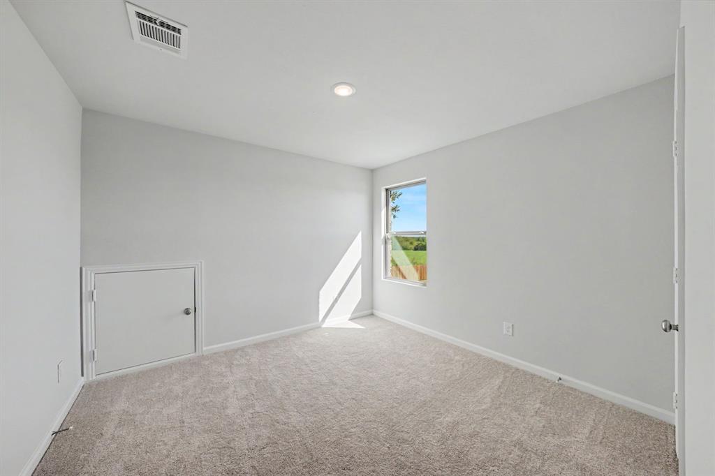 1207 Briar Street Property Photo 18