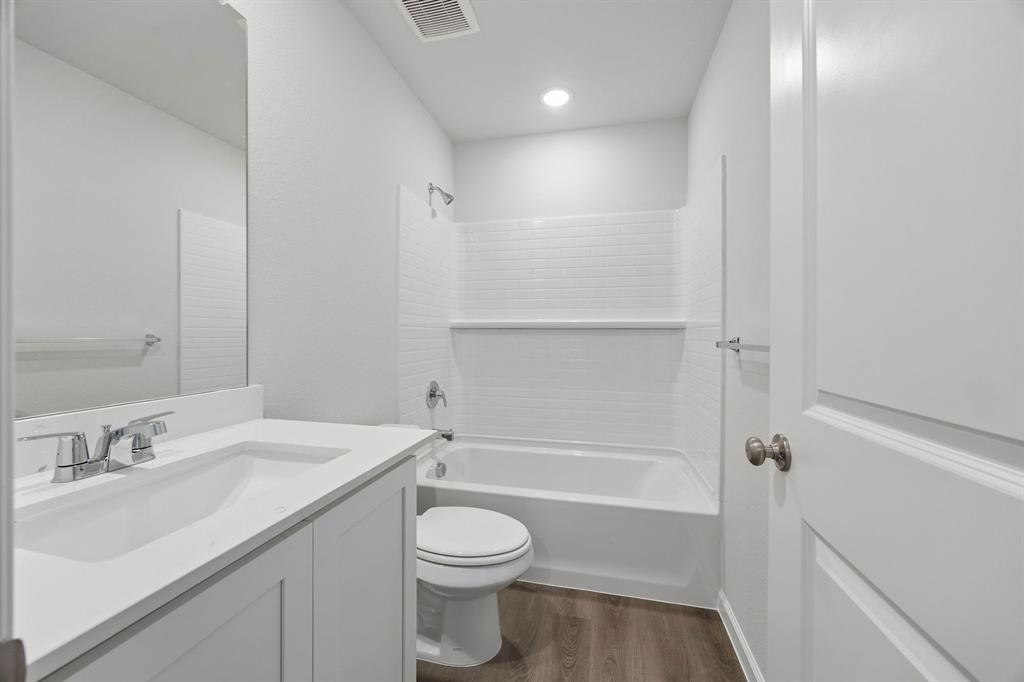 1207 Briar Street Property Photo 20