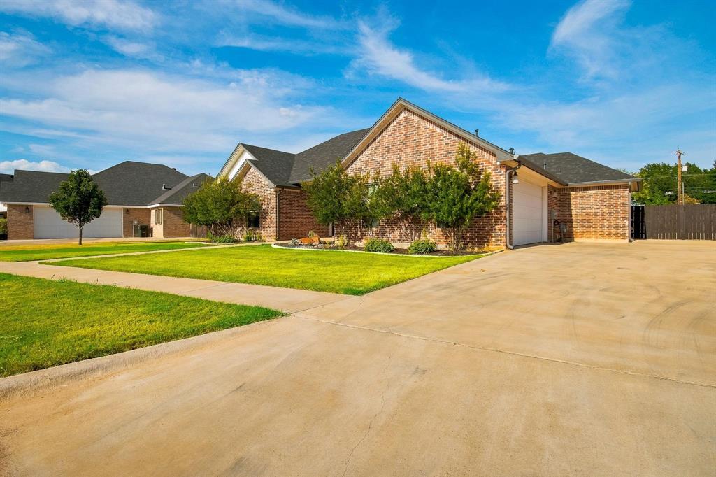 6517 Cedar Elm Drive Property Photo 4