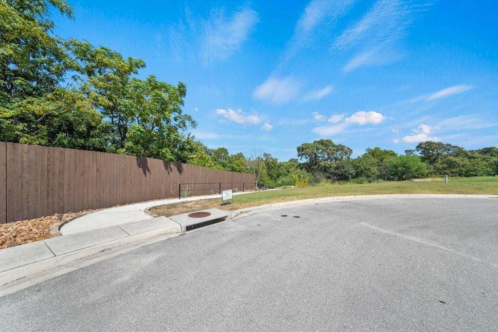 1326 River Place Drive Property Photo 3