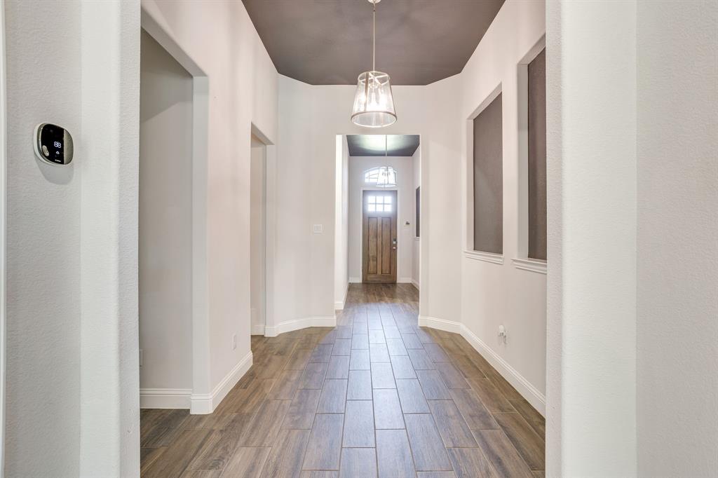 1209 Rushmore Drive Property Photo 3
