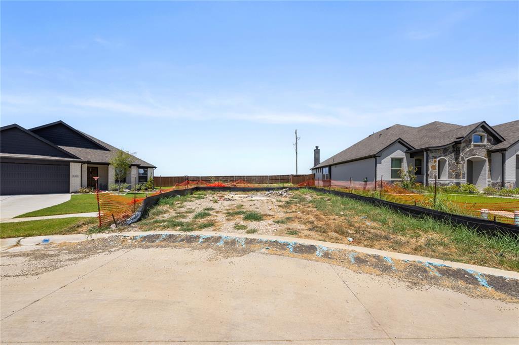 1996 Daybreak Drive Property Photo 2