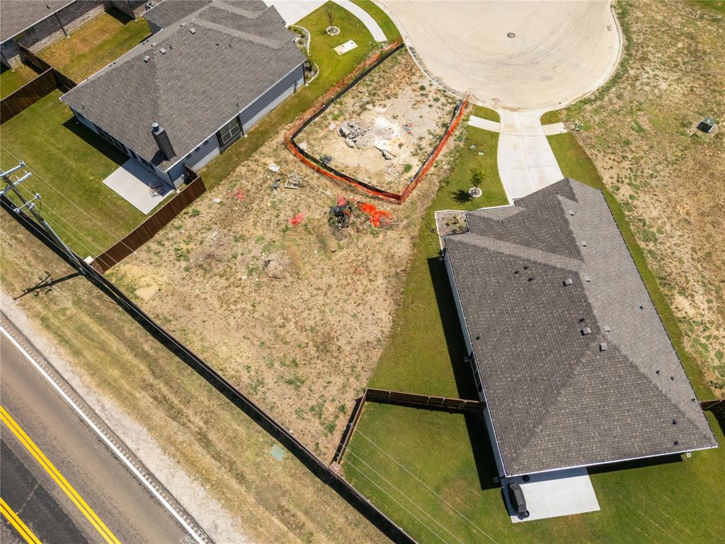1996 Daybreak Drive Property Photo 3