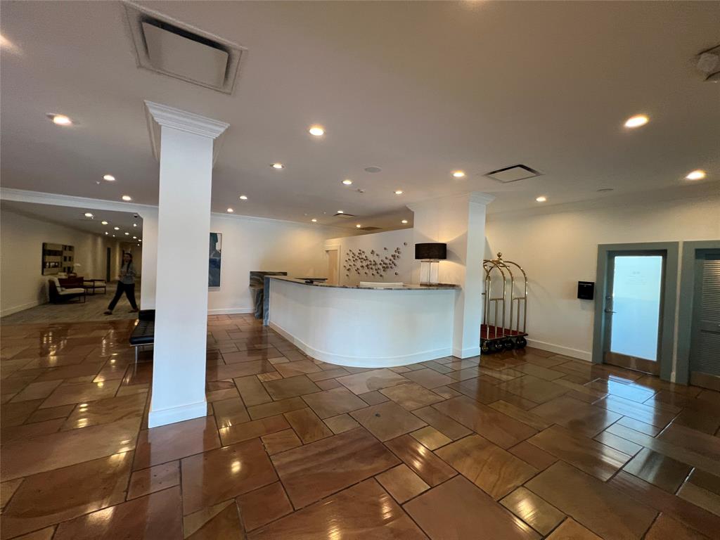 3883 Turtle Creek Boulevard 2214 Property Photo 3