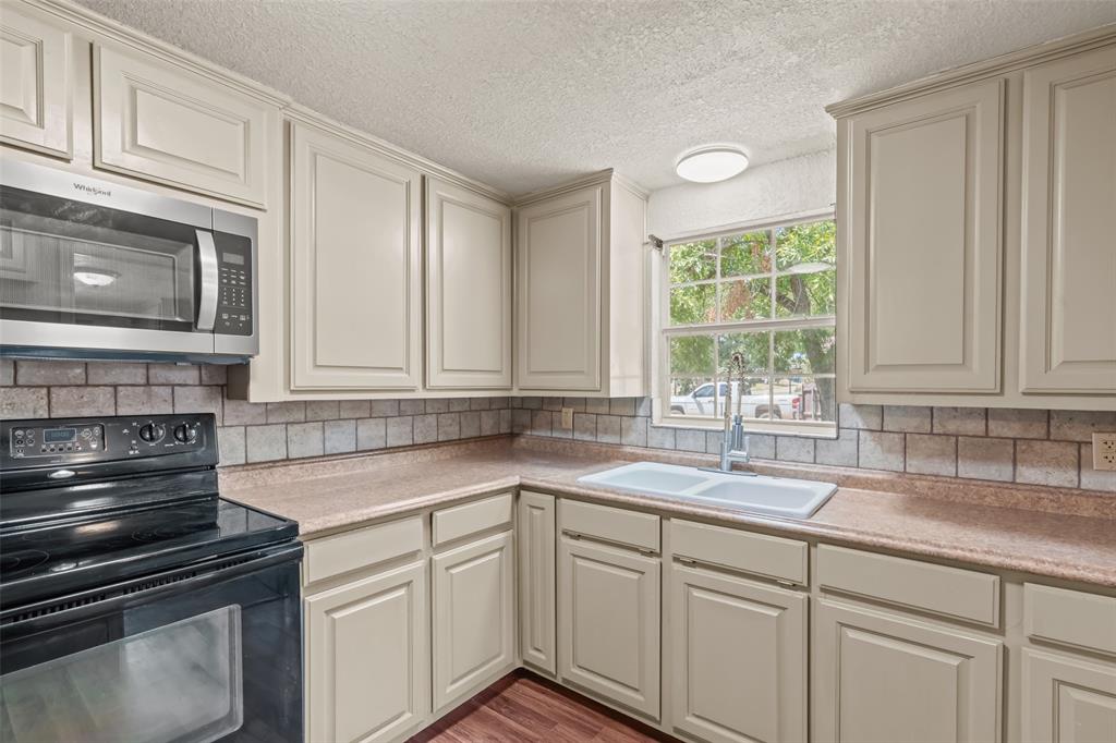 417 N Birch Street Property Photo 18