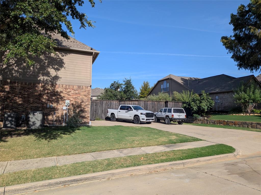 2360 Lake Forest Drive Property Photo 24