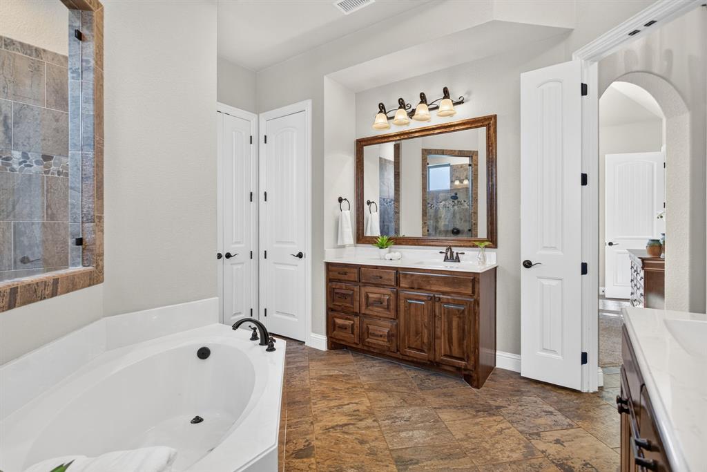 12408 Bella Vineyard Drive Property Photo 20