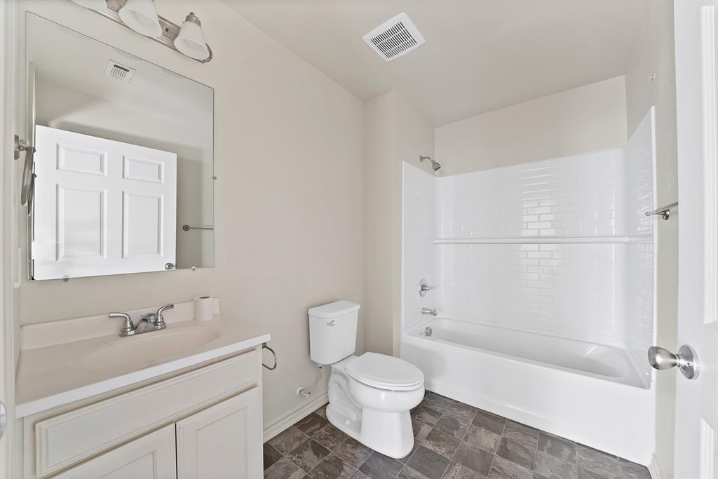 1415 E Jefferson Avenue Property Photo 10