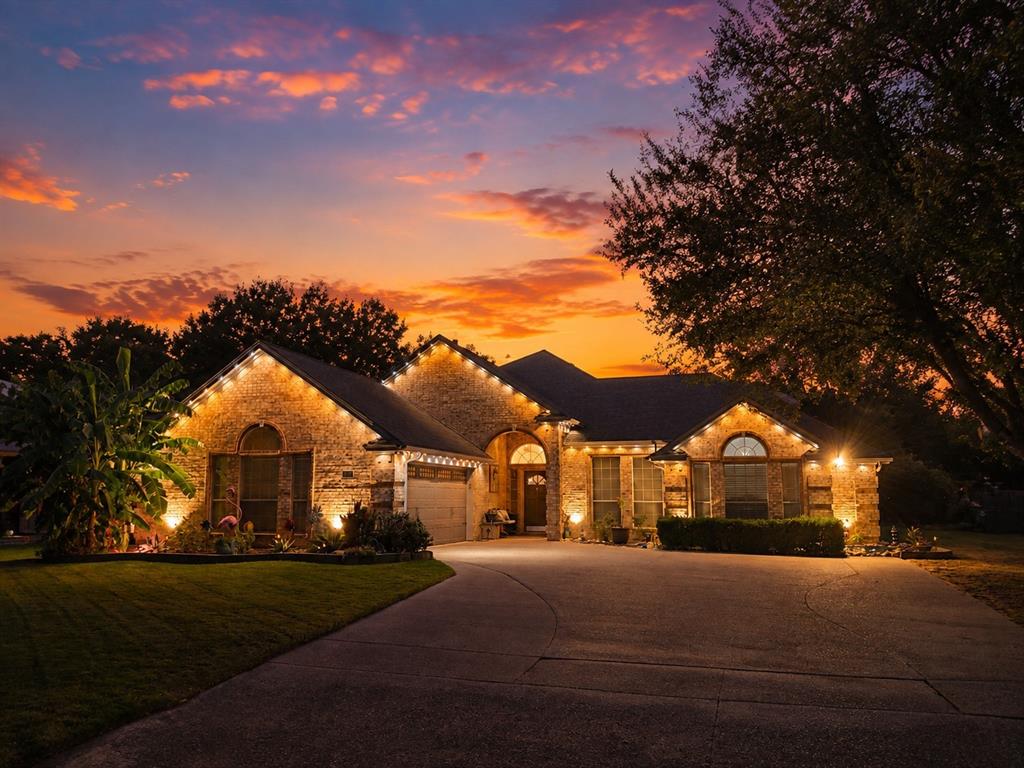 118 Golfers Way Property Photo 1