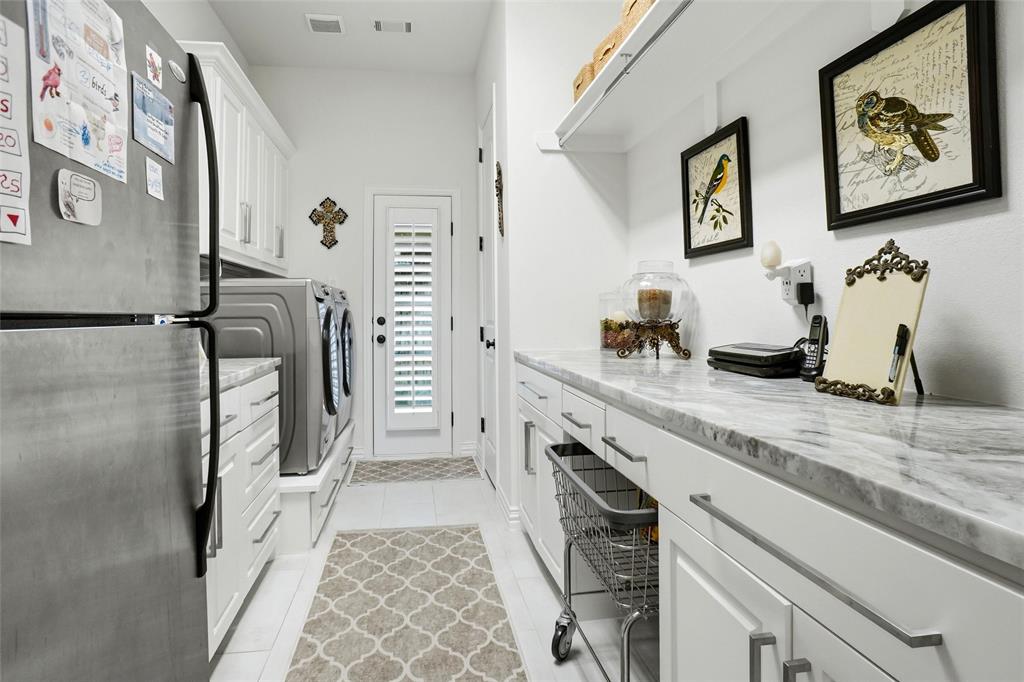 5024 Strathmore Property Photo 12