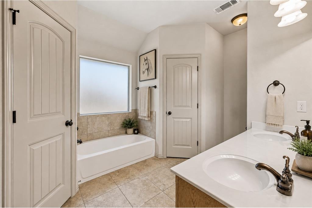 1245 Newcastle Drive Property Photo 8