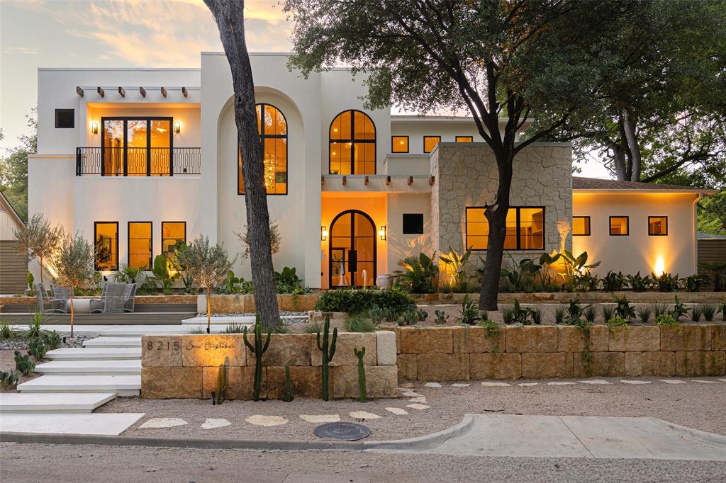 8215 San Cristobal Drive Property Photo 1