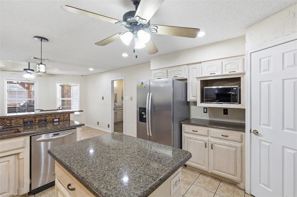 128 Oakwood Court Property Photo 12