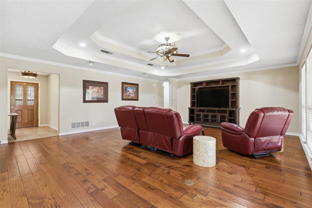 128 Oakwood Court Property Photo 16