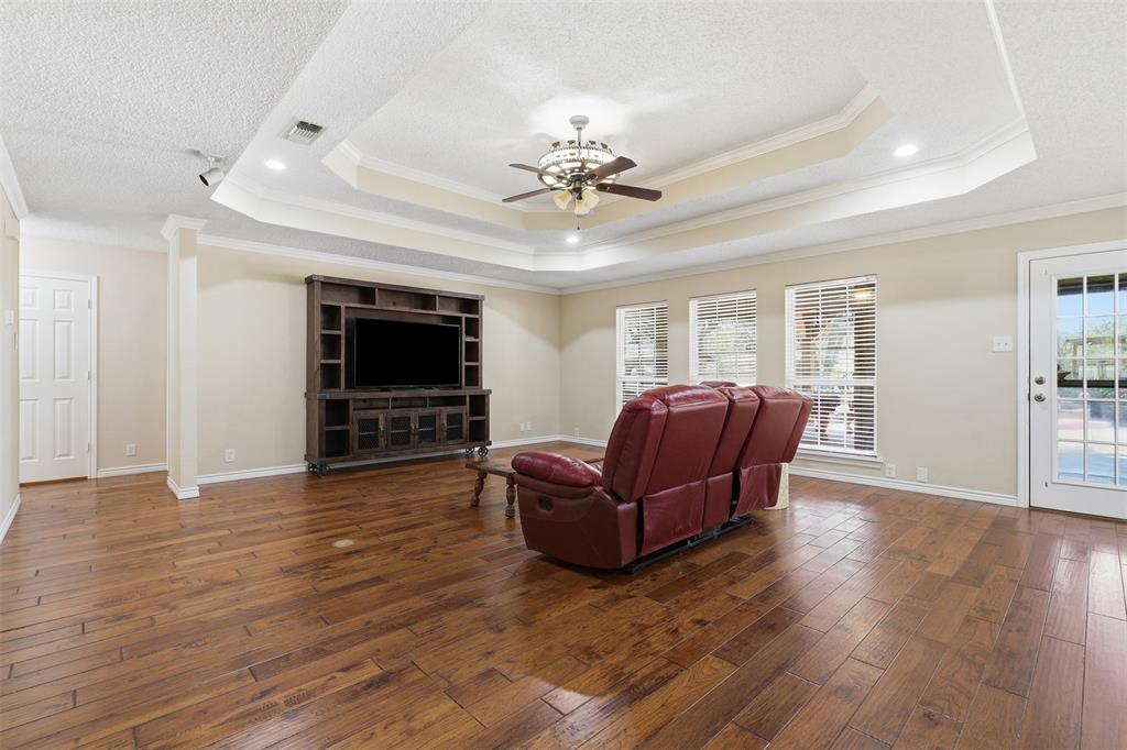 128 Oakwood Court Property Photo 17