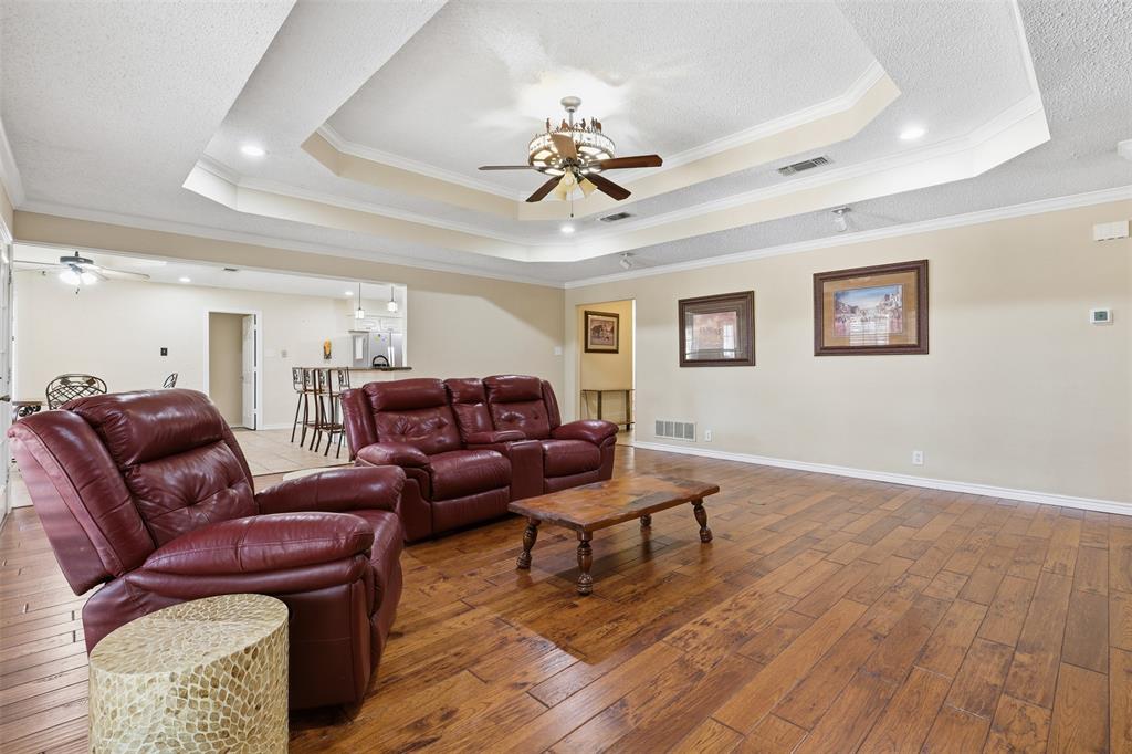128 Oakwood Court Property Photo 19