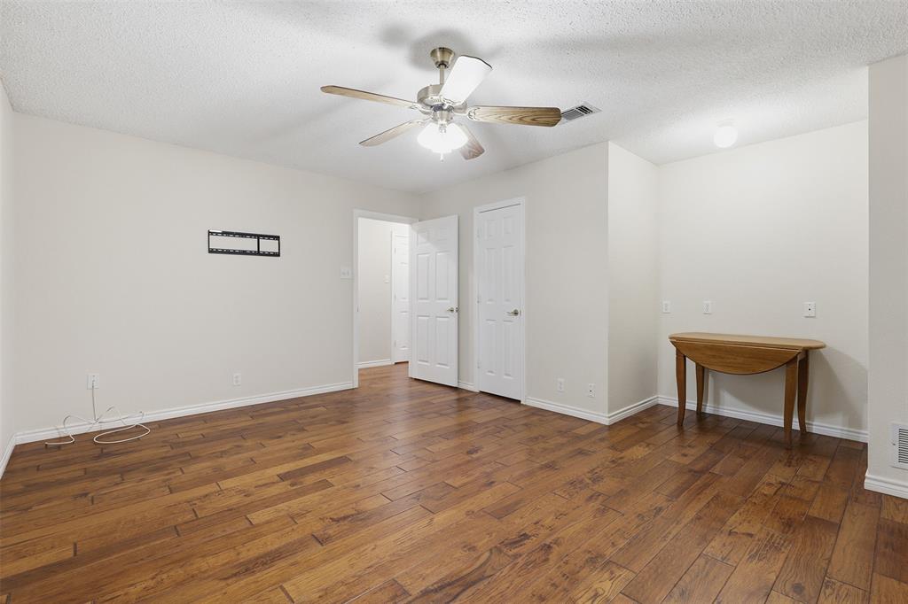 128 Oakwood Court Property Photo 27