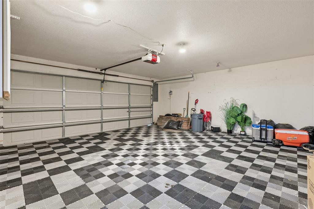 128 Oakwood Court Property Photo 28