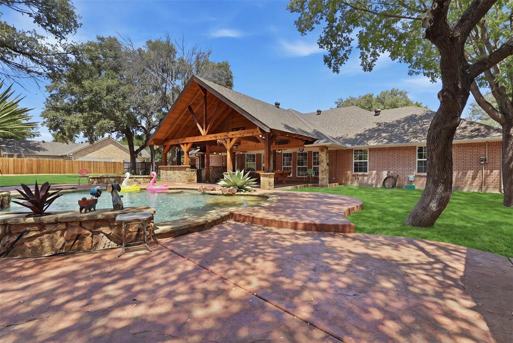 128 Oakwood Court Property Photo 33