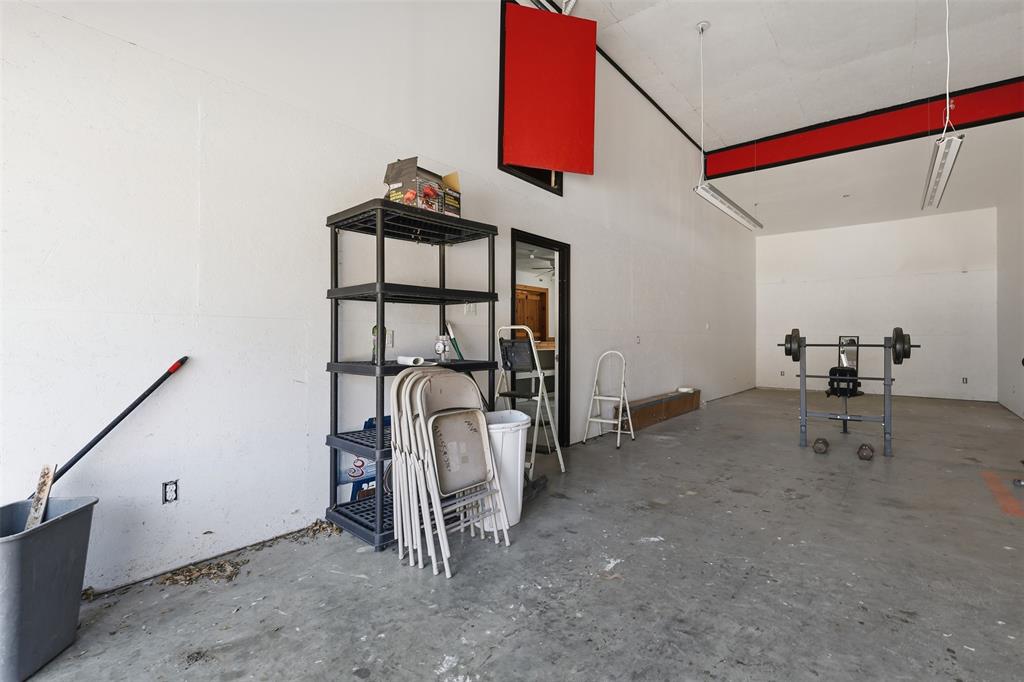 128 Oakwood Court Property Photo 36