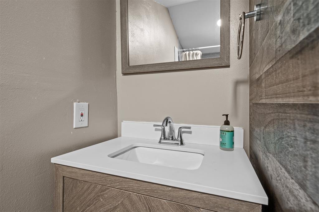 719 Melba Street Property Photo 23