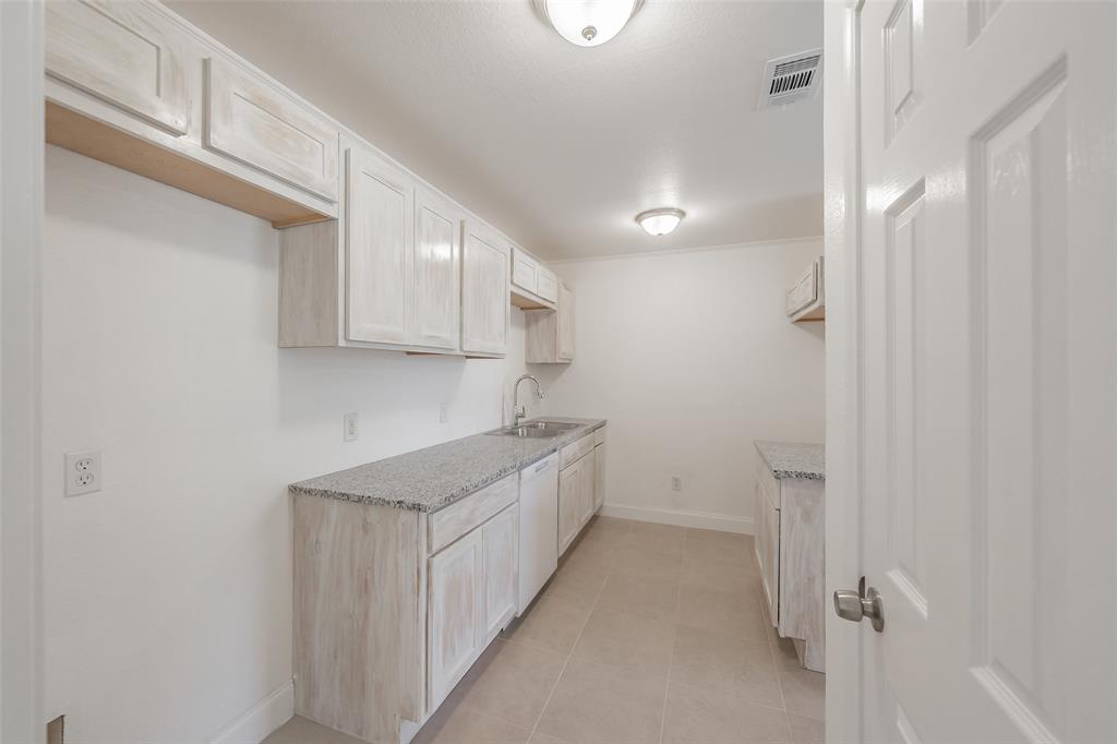 1534 Marfa Avenue Property Photo 7