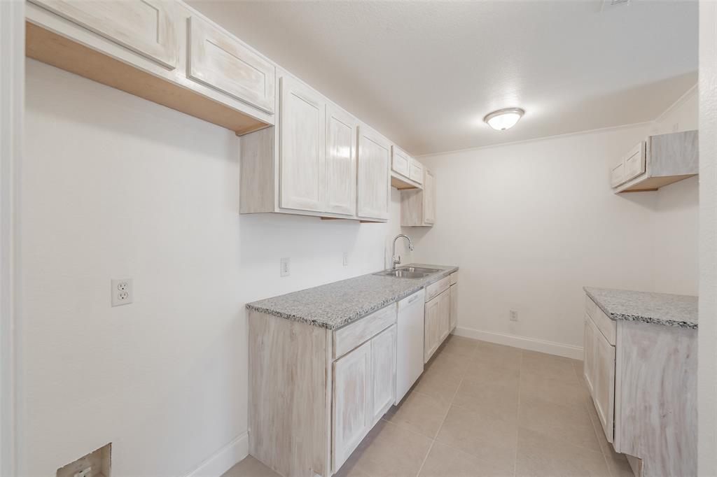 1534 Marfa Avenue Property Photo 8