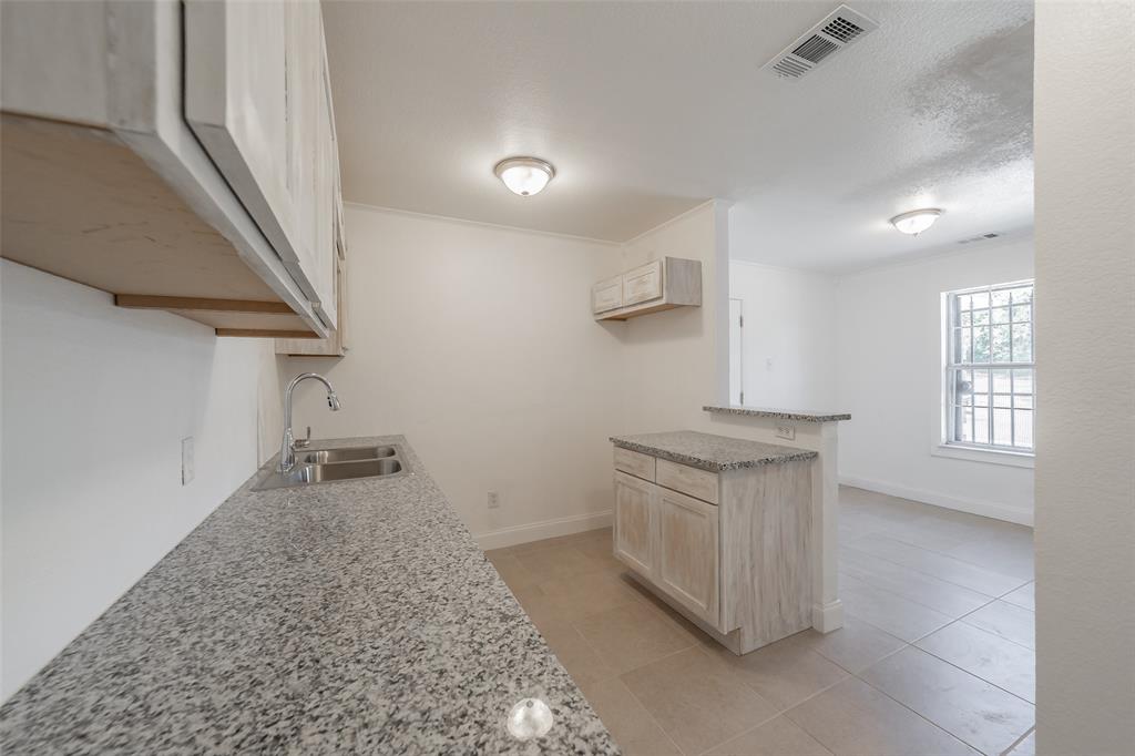1534 Marfa Avenue Property Photo 9