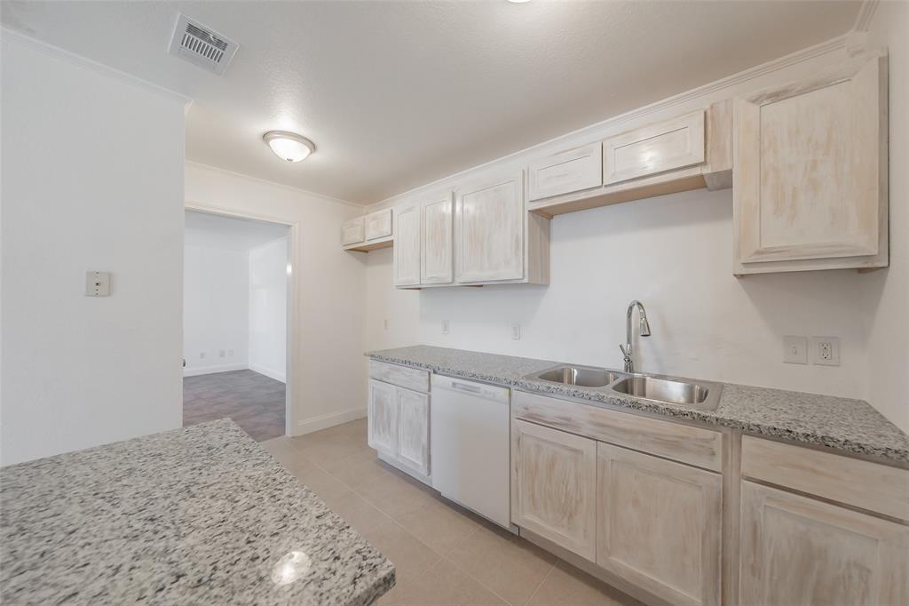 1534 Marfa Avenue Property Photo 11