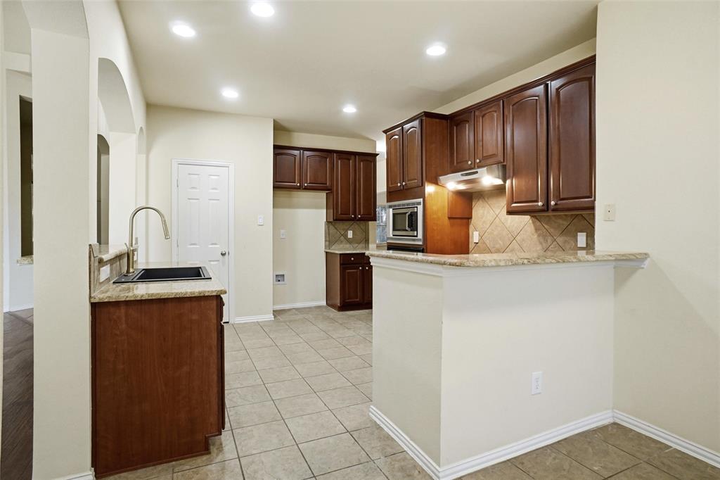 8431 Firewheel Lane Property Photo 12