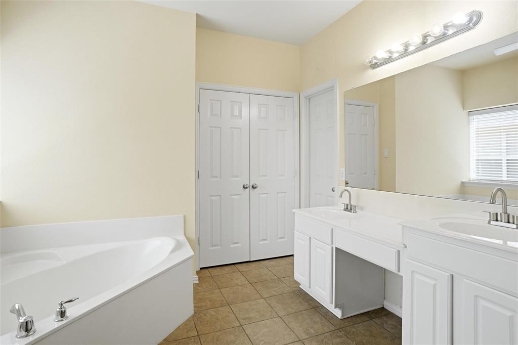 8431 Firewheel Lane Property Photo 18