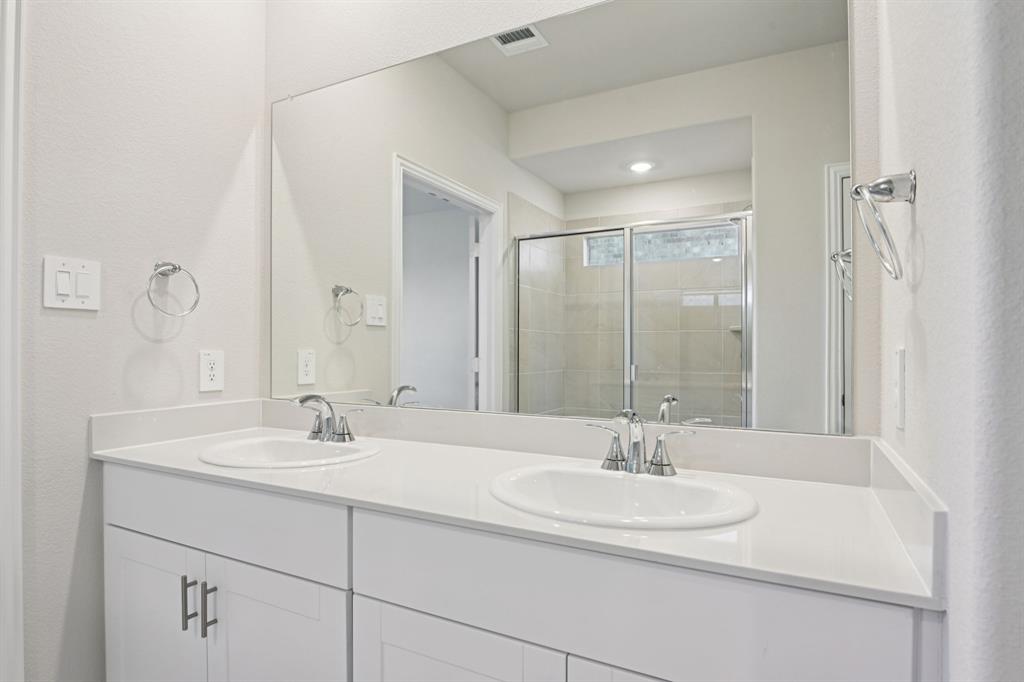 1581 Coldwater Way Property Photo 33