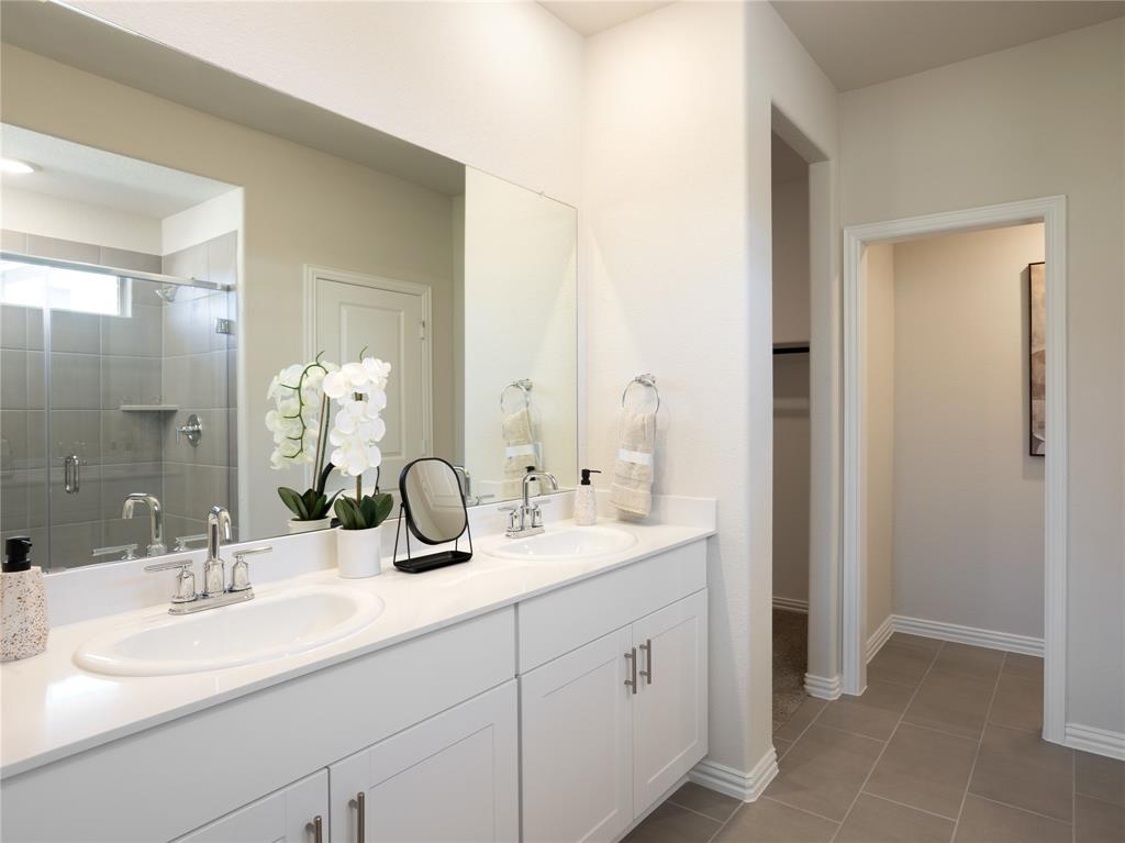 1575 Coldwater Way Property Photo 6