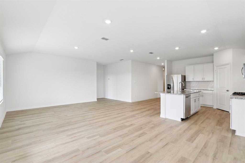 1575 Coldwater Way Property Photo 14
