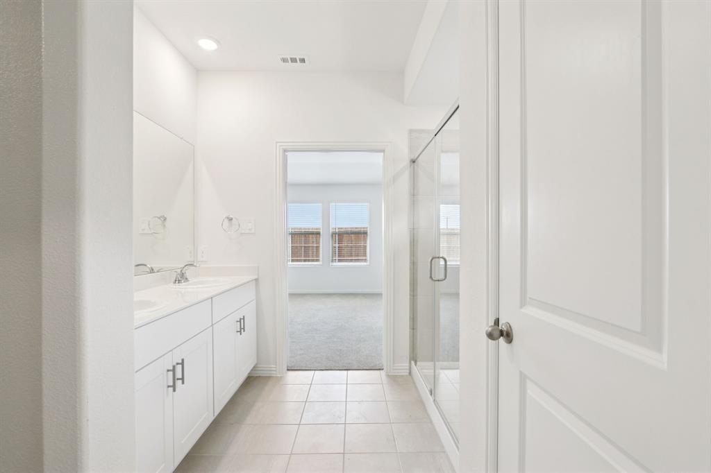 1575 Coldwater Way Property Photo 32