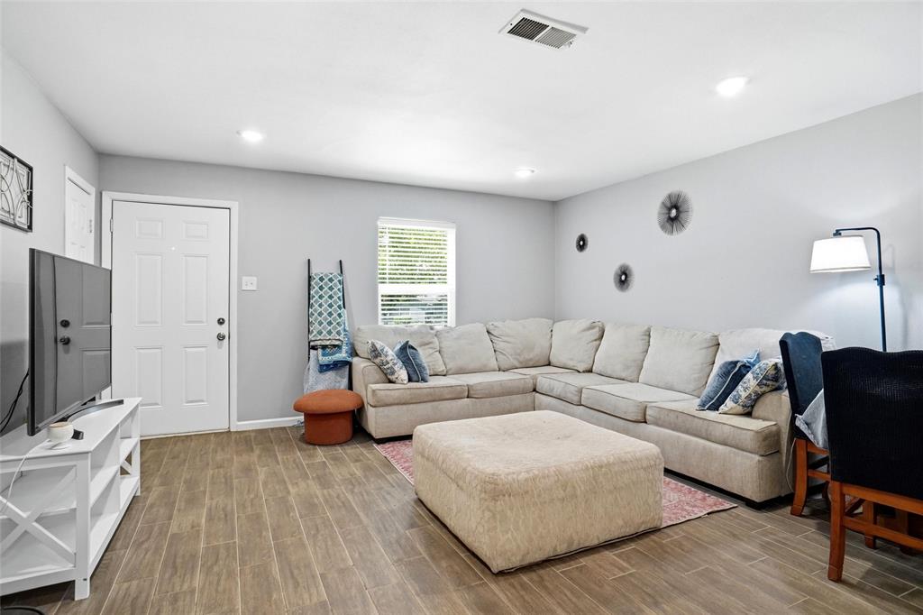 436 Arthur Drive Property Photo 2