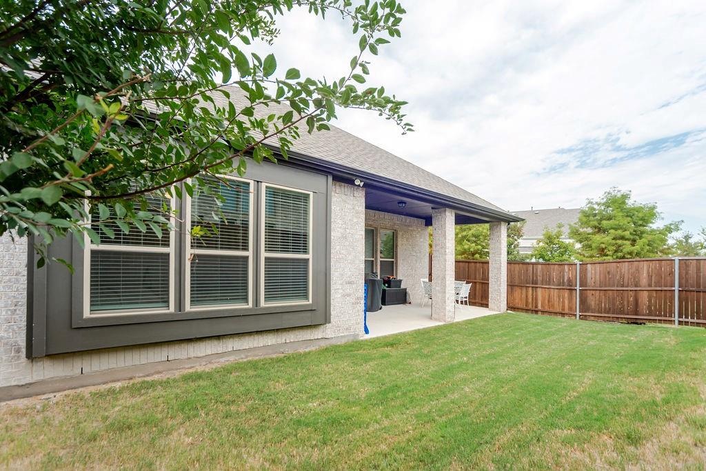 3816 Lochwood Drive Property Photo 6