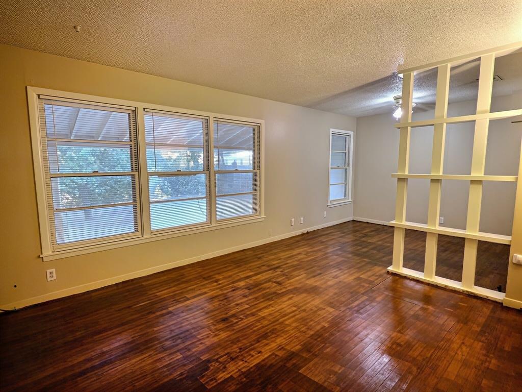 2207 4th Street Property Photo 4
