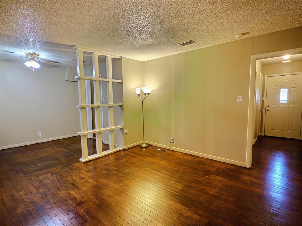 2207 4th Street Property Photo 5