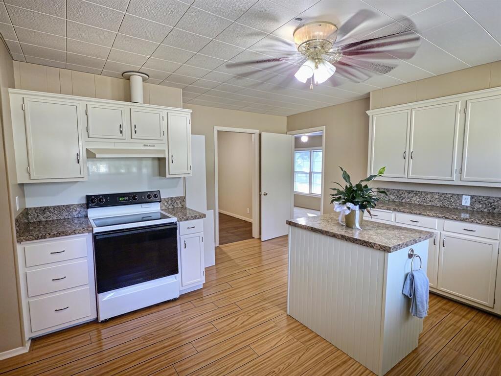 2207 4th Street Property Photo 8