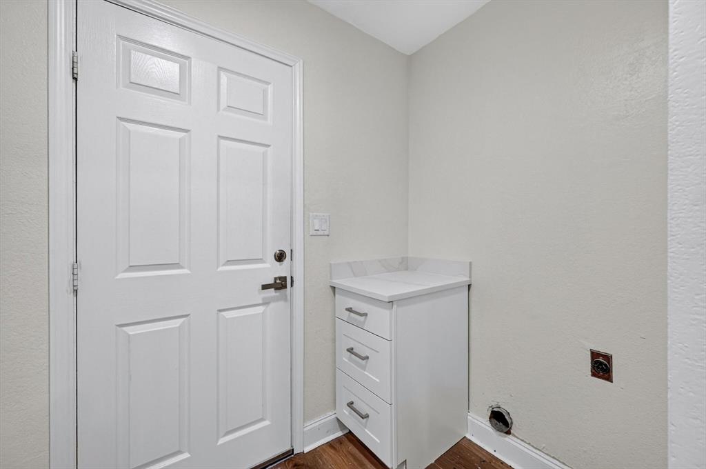 4610 Bellefontaine Court Property Photo 10